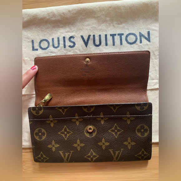(SOLD) Louis Vuitton Sarah wallet - Picture 3 of 5